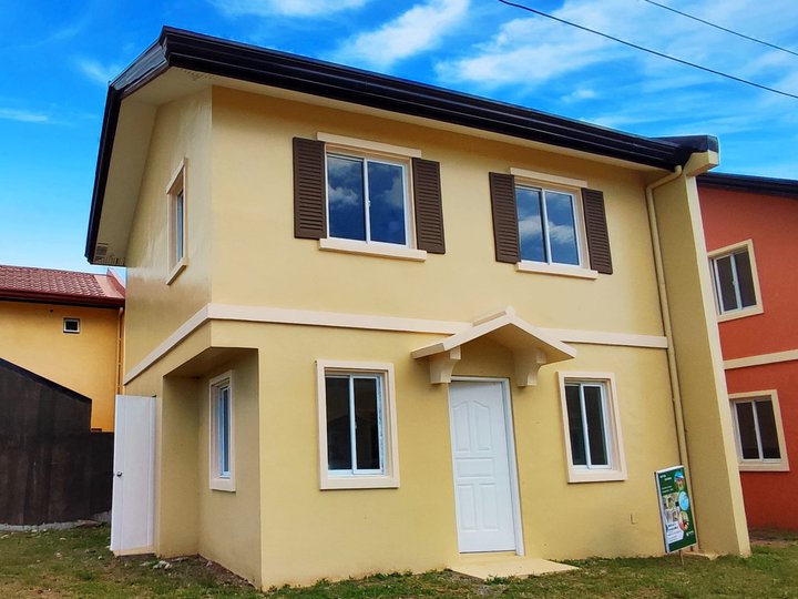 House and Lot with 4 Bedrooms & Balcony and Carport in Cabuyao, Laguna