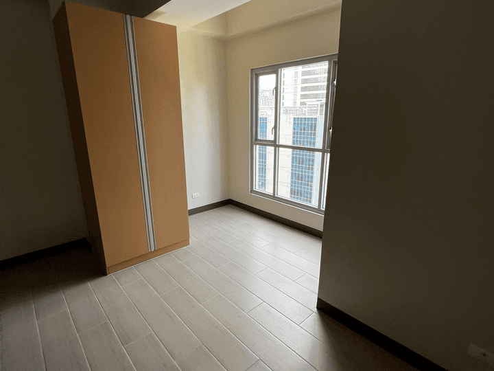 Stunning Studio Unit for Sale or for Rent in The Ellis Makati