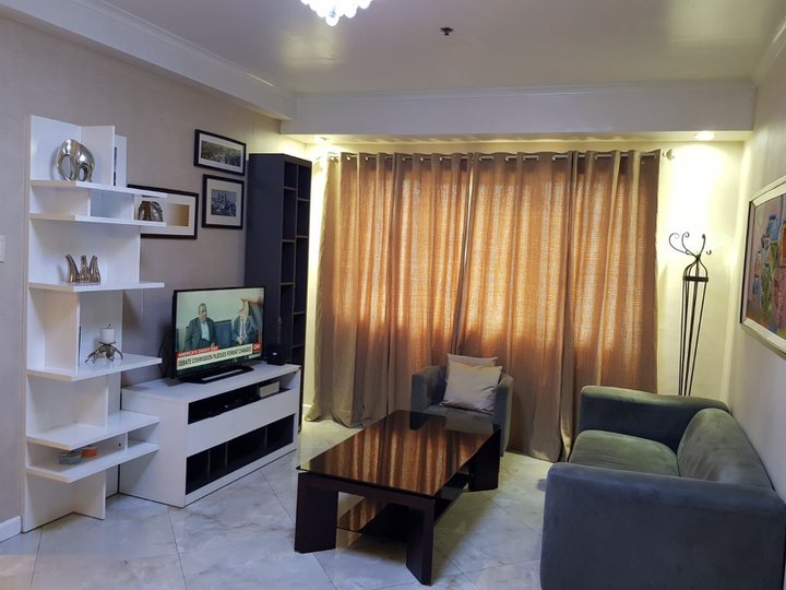 2 Bedroom corner unit semi-furnished condo in BGC Taguig for sale