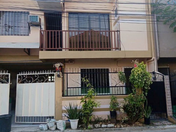 4-bedroom Townhouse For Sale in Lapu-Lapu (Opon) Cebu