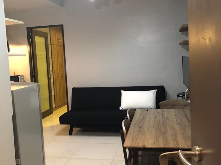 Furnished 32.00 sqm 1-bedroom Condo For Sale in Ortigas Pasig