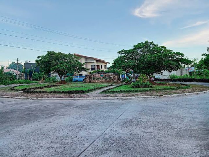 100 SQM lot in Green Acres for sale.