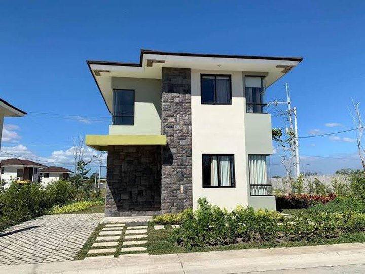 Rush Sale Ready For Occupancy ( RFO ) 3-bedroom Single Detached House For Sale in Nuvali Laguna