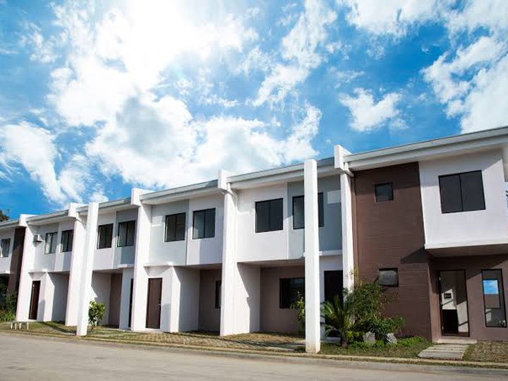 3-Bedrooms Townhouse For Sale in Imus Cavite