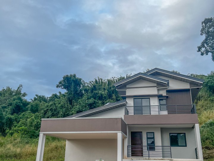 5-bedroom Single Detached House For Sale in Sun Valley, Antipolo Rizal