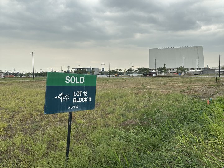 1,074 sqm Commercial Lot for Sale in Evo City, Kawit Cavite