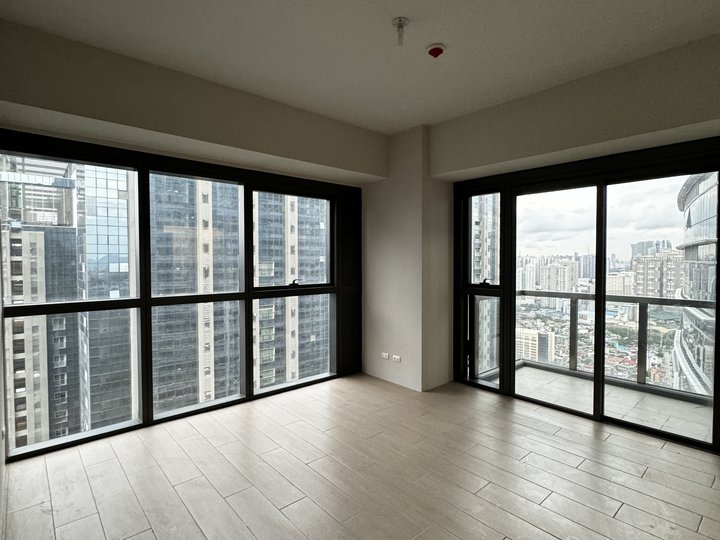 Last 4 Bedroom Penthouse Rent to Own Condo For Sale in Uptown Ritz BGC