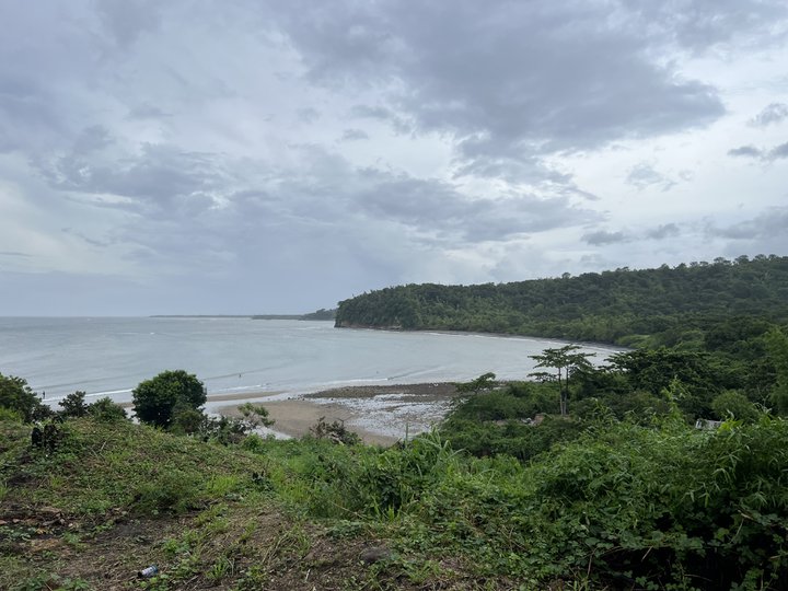 Residential lot in a prime area with beach access