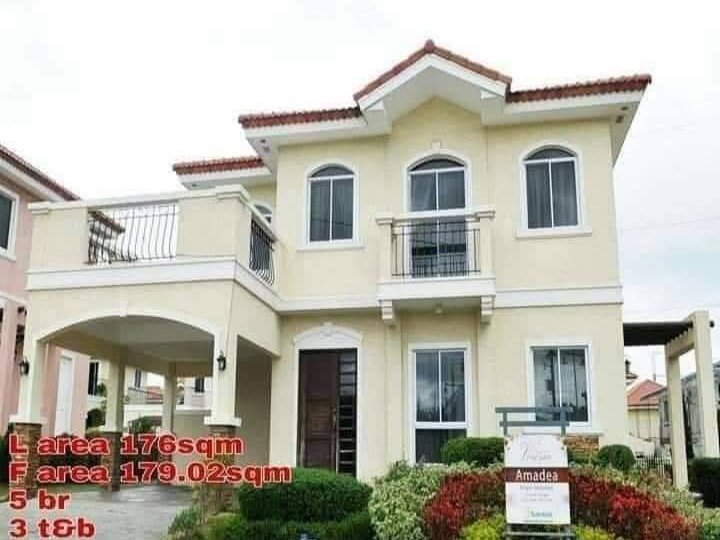 4-bedroom Single Attached House For Sale in Silang Cavite