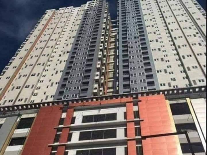 43.04 sqm 1 bedroom loft type Condo For Sale in Makati Metro Manila