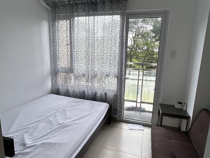 SMDC Cool Suites Tagaytay Condo With Balcony For Sale or Rent