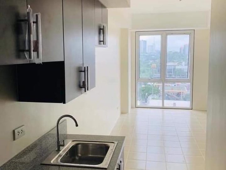 2BR w/ balcony RESORT TYPE Condo  25k Monthly 5% DP to move-in