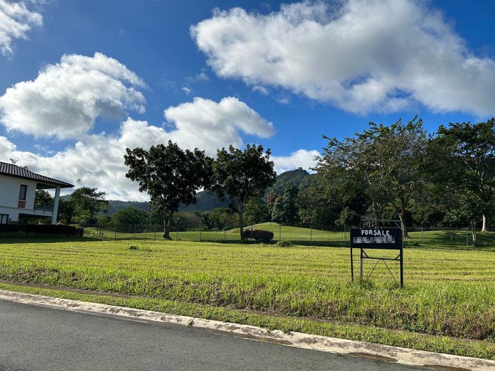 PRIME LOT with clear Taal Lake View in Cotswold Tagaytay Highlands