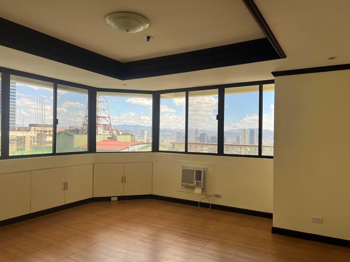 150.00 sqm 3-bedroom Condo For Sale in Ortigas Pasig Metro Manila