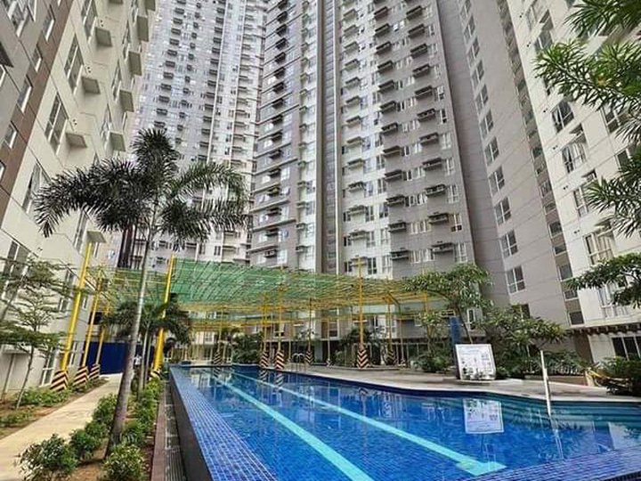 PRE-SELLING Condo near MRT-3 Boni Station 13k Monthly 60months to pay!