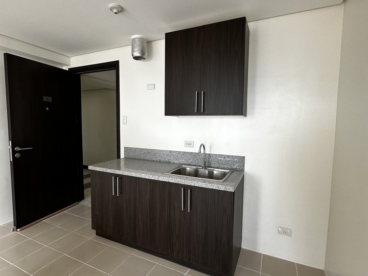 Pioneer Woodlands Ready For Occupancy 22.32 sqm Studio Condo For Sale in Pioneer Street Mandaluyong