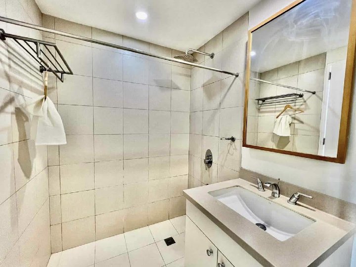 ONE ROCKWELL EAST 127.00 sqm 3-bedroom Residential Condo For Rent in Makati - EL003