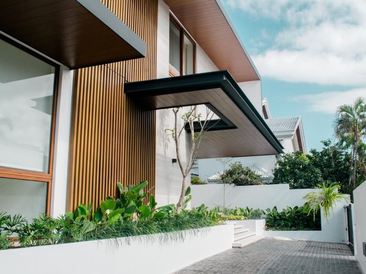 Ready For Occupancy 5-bedroom Single Detached House For Sale in Alabang Muntinlupa