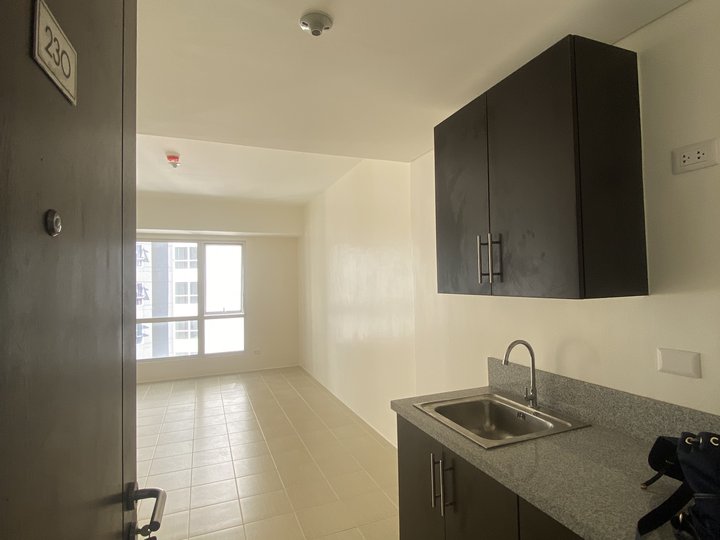 40sqm 2BR Unit gonnected to MRT-3Boni Station Rent to Own 40k monthly!