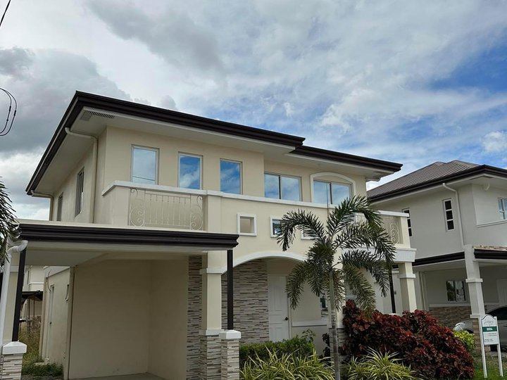 House and lot near Marquee Mall, NLEX, Clark