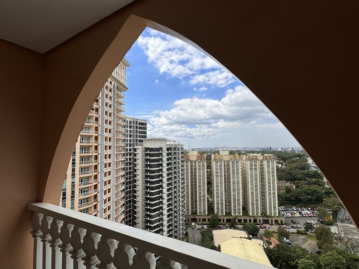 STUDIO WITH BALCONY CONDOMINIUM FOR SALE AT THE FORT