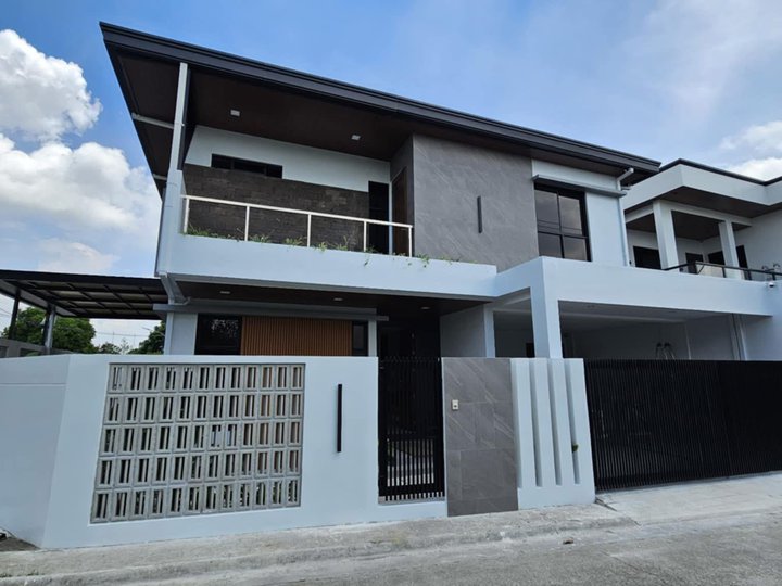 FOR SALE CORNER MODERN HOUSE WITH POOL IN ANGELES CITY NEAR LANDERS AND MARQUEE MALL