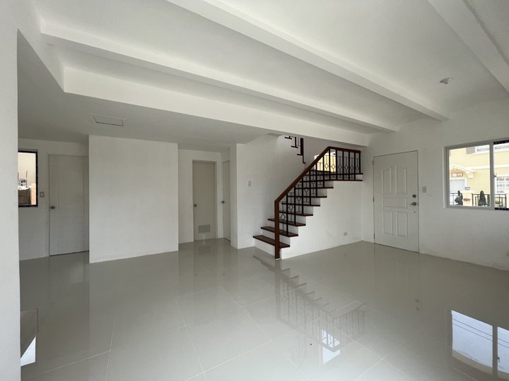 5bedroom Single Attached House For Sale in Cabanatuan Nueva Ecija