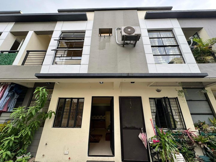 Cozy 2Bedroom Townhouse for Sale in Quezon City