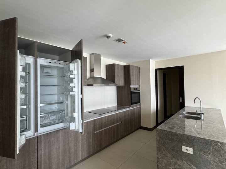 For sale 3 Bedroom Rent to Own Condo in St. Moritz Mckinley West BGC
