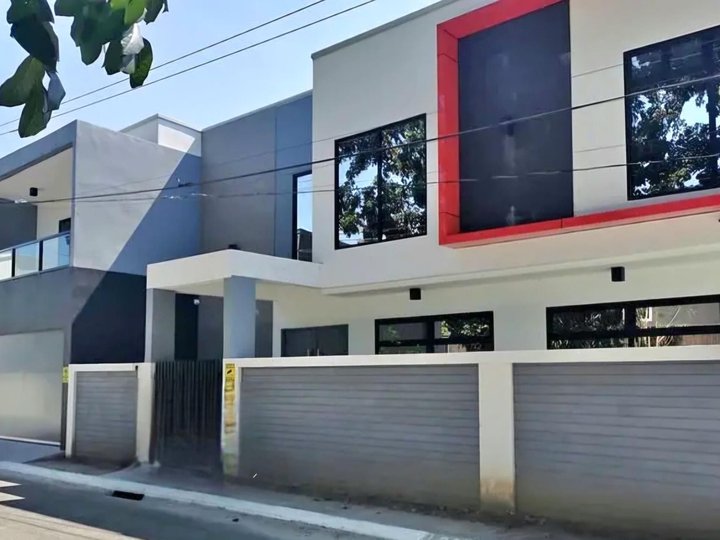 FOR SALE MODERN HOUSE WITH POOL IN ANGELES CITY NEAR MARQUEE AND LANDERS AND NLEX