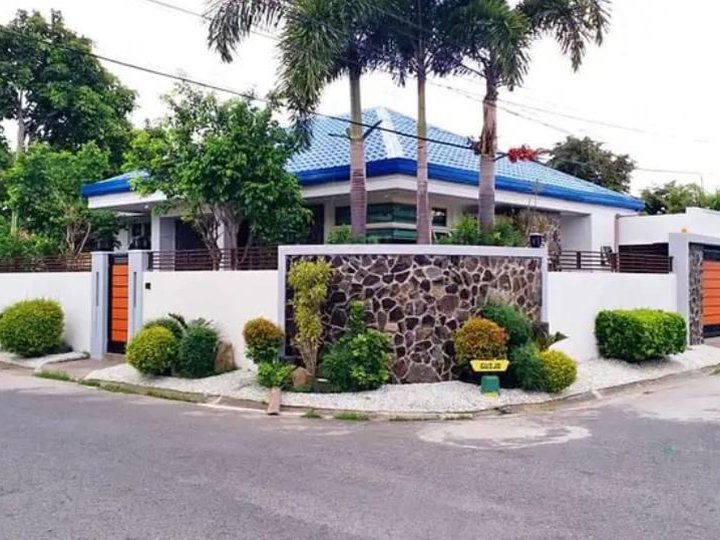 FOR SALE CORNER LOT MODERN ELEGANT BUNGALOW HOUSE IN SAN FERNANDO NEAR WALTERMART