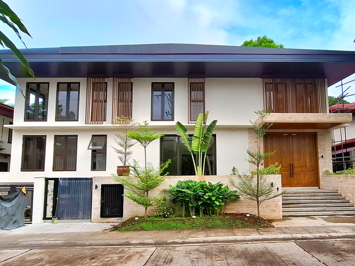 Ready For Occupancy 5-bedroom Single Detached House For Sale in Muntinlupa