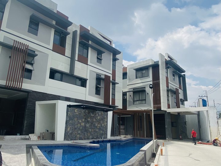 4-bedroom Townhouse For Sale in Quezon City / QC Metro Manila