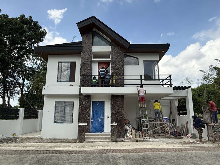 4-bedroom Single Detached House For Sale Pramana Res. Park in Santa Rosa Laguna