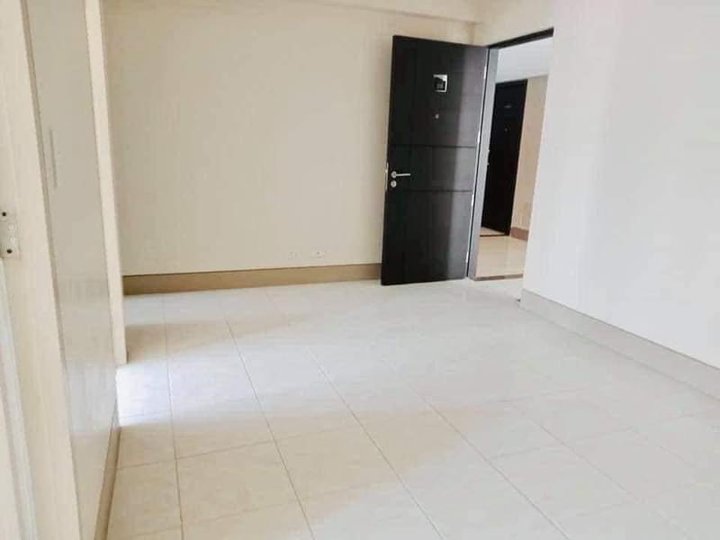 NEAR LRT-Gilmore 30k/month Rent to Own 2BR UNIT!