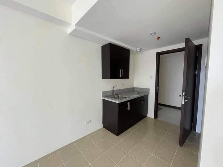 Rent to Own PET FRIENDLY - 20k/month Condo near MRT!