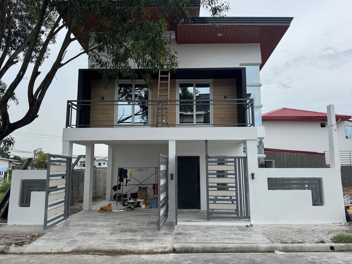 BRAND-NEW TWO STOREY HOUSE IN ANGELES CITY NEAR KOREAN TOWN