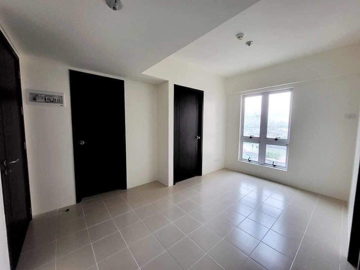 Near BGC Condo 1BR Rent to Own & Pet Friendly Resort Type