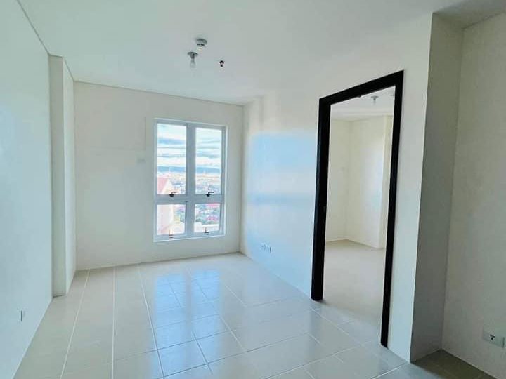 3BR w/ balcony 58sqm RENT TO OWN  upto 15% DISCOUNT(cash terms)