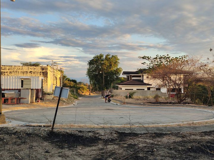 For Sale 400 sqm Secluded Vacant Lot in Batangas - Playa Calatagan Village