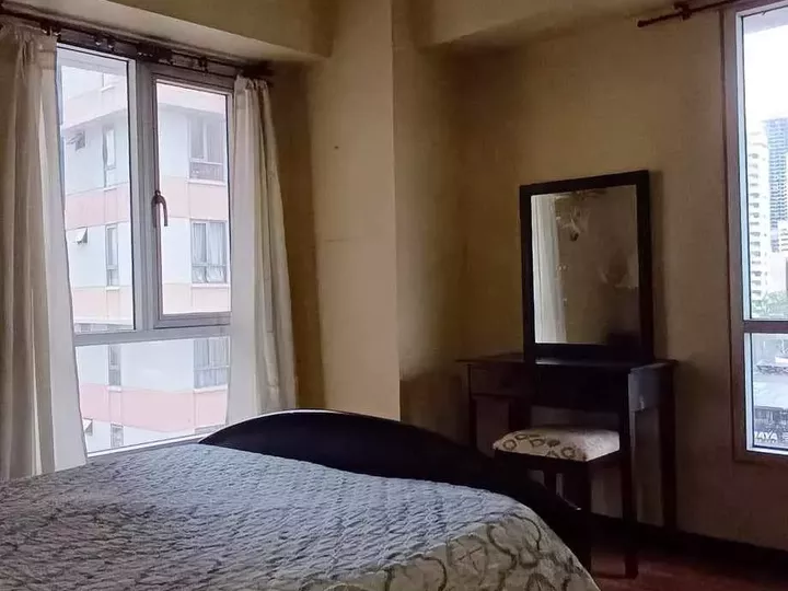 Pre-Owned 2-bedroom Apartment For Sale in Avida Towers - New Manila Quezon City