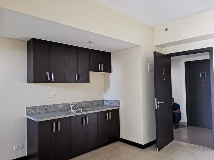 Ready For Occupancy Discounted 38.00 sqm 2-bedroom Residential Condo Rent-to-own in Makati