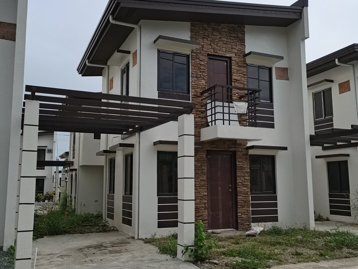 Discounted 100K Single  Attached House Complete Turnover