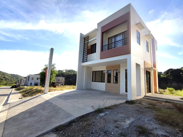 Modern 4-bedroom Single Attached House For Sale in Antipolo Rizal