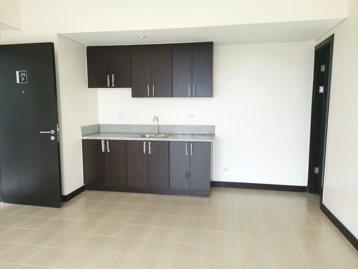 Affordable for sale 2 Bedroom Condo in Makati facing City View