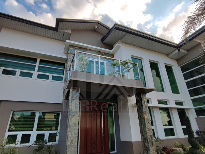 Spectacular Modish House and Lot in Angeles City Exclusive Subd