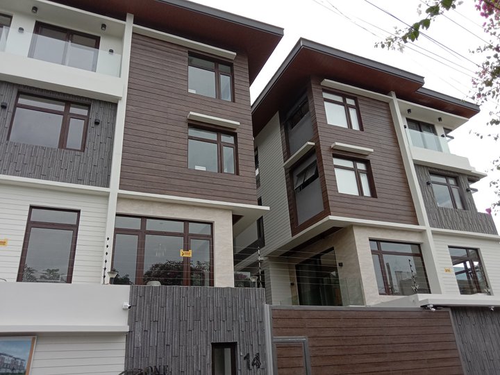 5-bedroom Single Detached House For Sale in New Manila