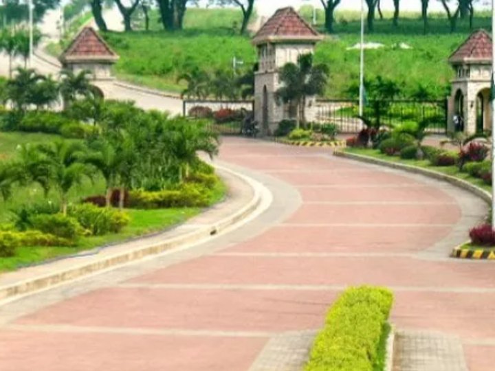 OVERLOOKING   RESIDENTIAL LOT INSIDE   COLINAS VERDES  SJDM Bulacan
