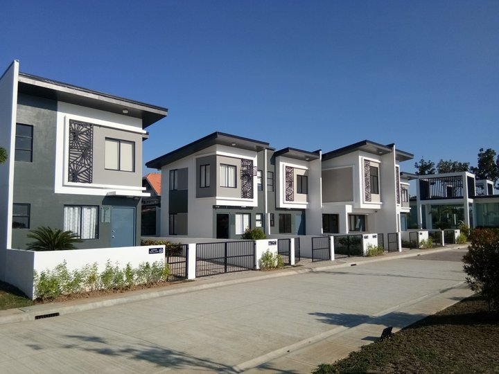 Calista townhouses - fully finished turnover units with partition