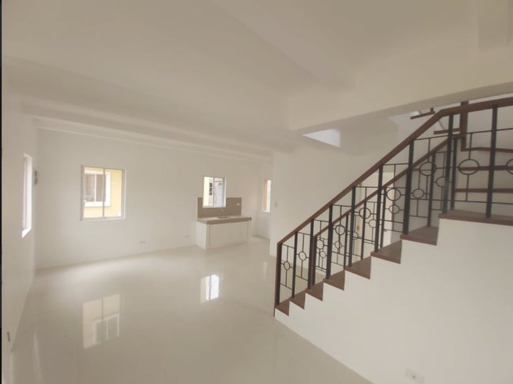 5-bedroom Single Attached House For Sale in General Trias Cavite